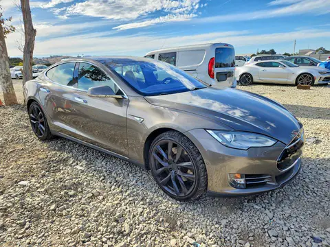 2015 Tesla MODEL S VIN 5YJSA1H22FF090084 фото 4