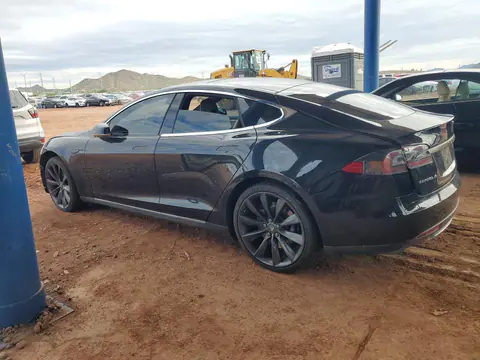 2015 Tesla MODEL S VIN 5YJSA1E21FF102519 фото 2
