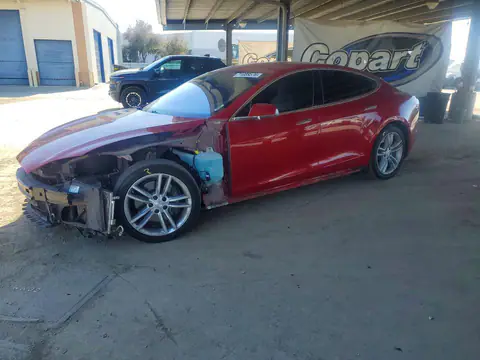 5YJSA1E23FF106877 — 2015 Tesla Model S, Parte delantera (Front End), fotos antes de reparar