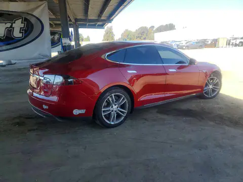 5YJSA1E23FF106877 — 2015 Tesla Model S, zdjęcie 3 z Copart 20.10.2026, Przód