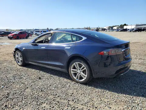 5YJSA1H29FFP70869 — 2015 Tesla Model S, zdjęcie 2 z Copart 20.10.2026, Przód