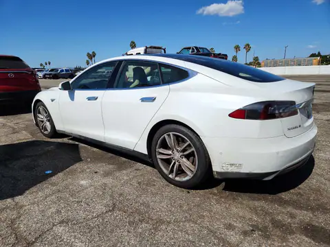 5YJSA1S20FF085264 — 2015 Tesla Model S, zdjęcie 2 z Copart 16.10.2026, Bok