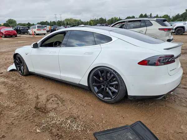 5YJSA1E22GF128502 — 2016 Tesla Model S, фото 2 с аукциона Copart, Передняя часть