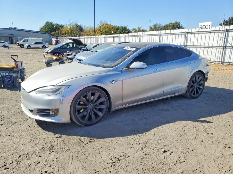 2016 Tesla MODEL S VIN 5YJSA1E28GF151718 фото 1