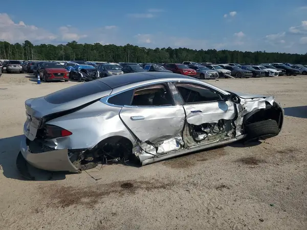 5YJSA1E22HF190953 — 2017 Tesla Model S, photo 3 from Copart 19.10.2026, All-over damage