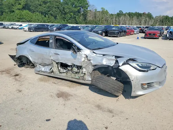 5YJSA1E22HF190953 — 2017 Tesla Model S, photo 4 from Copart 19.10.2026, All-over damage