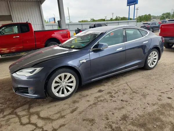 5YJSA1E22HF205189 — 2017 Tesla Model S, Przód (Front End), zdjęć przed naprawą