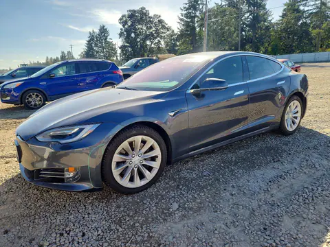 5YJSA1E22HF217407 — 2017 Tesla Model S, Parte trasera (Rear End), fotos antes de reparar