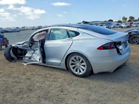 5YJSA1E21JF252395 — 2018 Tesla Model S, photo 2 from Copart, Side
