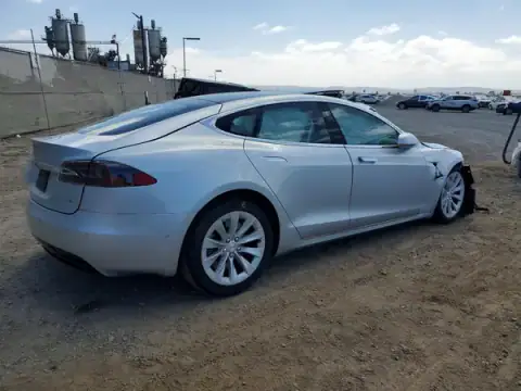 5YJSA1E21JF252395 — 2018 Tesla Model S, photo 3 from Copart, Side