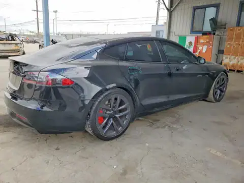 5YJSA1E55MF436284 — 2021 Tesla Model S, zdjęcie 3 z Copart 22.09.2026, Przód