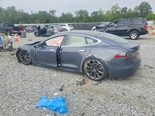 5YJSA1E21MF424607 — 2021 Tesla Model S, фото 2 с аукциона Copart, Опрокидывание