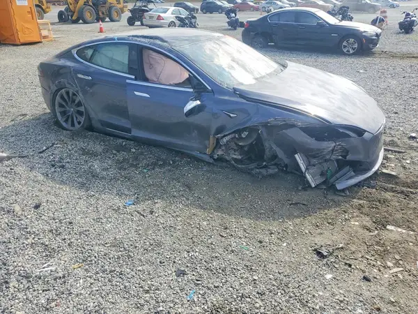 5YJSA1E21MF424607 — 2021 Tesla Model S, фото 4 с аукциона Copart, Опрокидывание