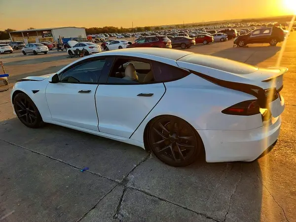 5YJSA1E58NF480118 — 2022 Tesla Model S, photo 2 from Copart, Side
