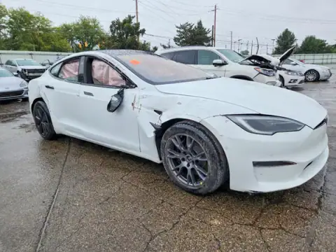 5YJSA1E5XNF490326 — 2022 Tesla Model S, zdjęcie 4 z Copart 30.09.2026, Dachowanie