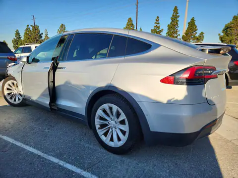 2016 TESLA MODEL X VIN 5YJXCAE24GF019426 фото 2