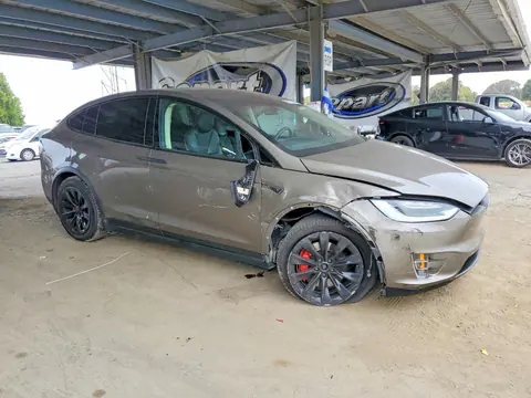 2016 Tesla MODEL X VIN 5YJXCBE41GF000677 фото 4