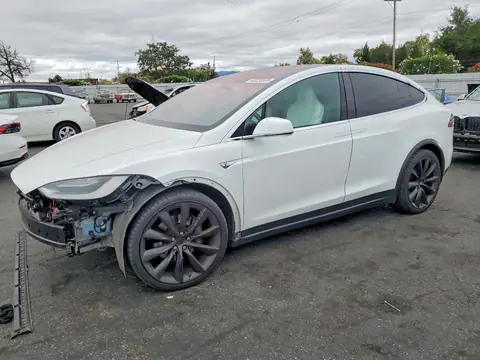 5YJXCBE24GF021473 Tesla Model X 2016 — Front end damage, before-repair photo