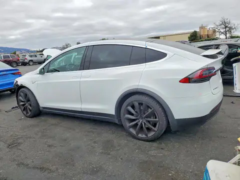 5YJXCBE24GF021473 — 2016 Tesla Model X, photo 2 from Copart 13.10.2026, Front end