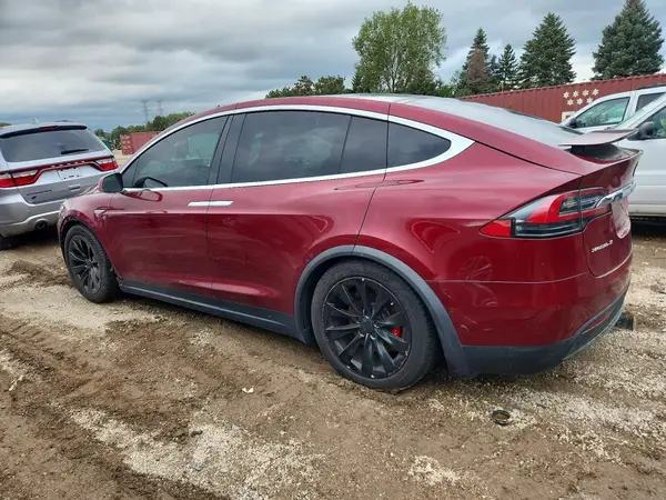 5YJXCBE42GFS00337 — 2016 Tesla Model X, photo 2 from Copart 13.10.2026, Front end