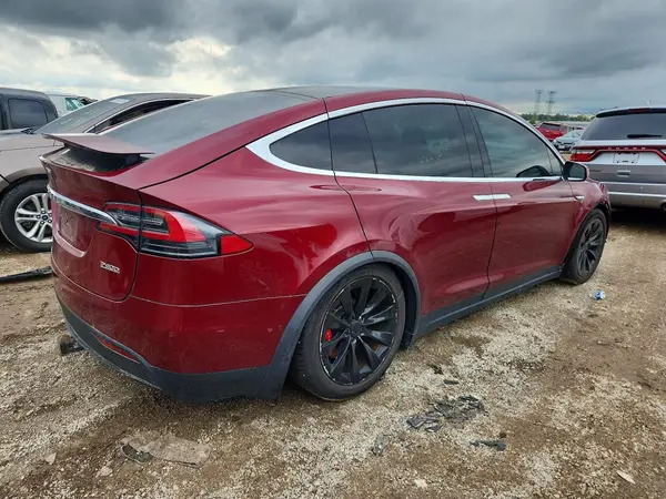 5YJXCBE42GFS00337 — 2016 Tesla Model X, photo 3 from Copart 13.10.2026, Front end