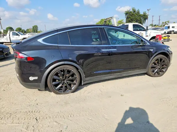 5YJXCAE25GF006488 — 2016 Tesla Model X, photo 3 from Copart 28.09.2026, Front end