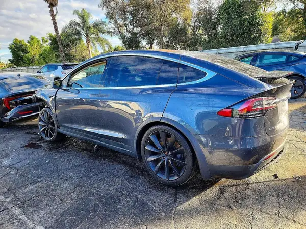 5YJXCBE29GF027883 — 2016 Tesla Model X, photo 2 from Copart, Undercarriage damage