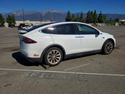 5YJXCDE24GF026166 — 2016 Tesla Model X, photo 3 from Copart 13.10.2026, Front end