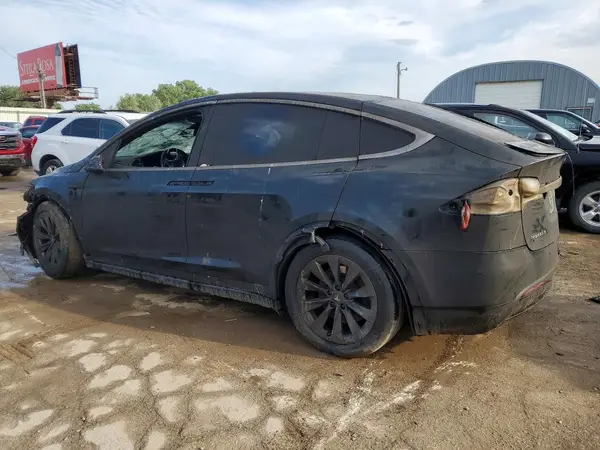 5YJXCBE22HF069524 — 2017 Tesla Model X, photo 2 from Copart, Fire