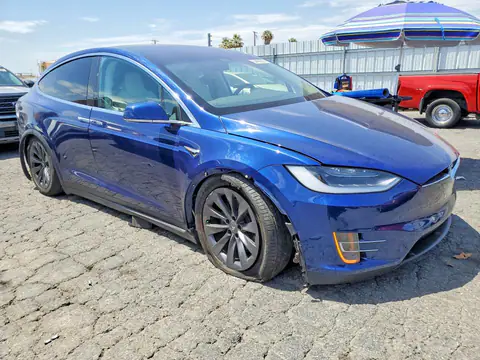 5YJXCBE22HF078482 — 2017 Tesla Model X, zdjęcie 4 z Copart 22.10.2026, Drobne wgniecenia i rysy