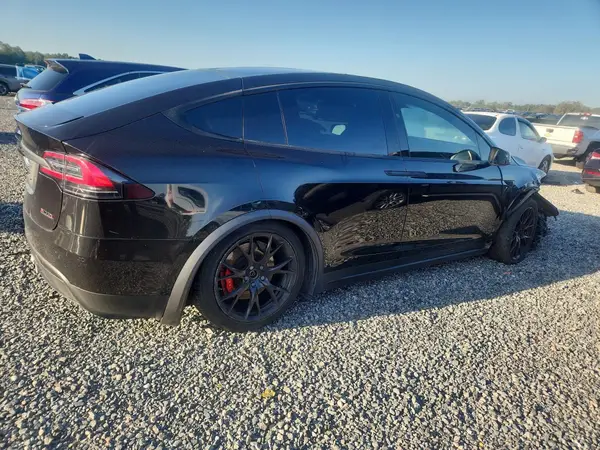 5YJXCBE46HF039640 — 2017 Tesla Model X, photo 3 from Copart, Front end