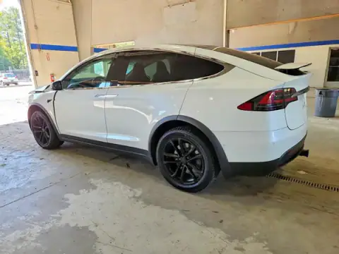 5YJXCBE2XHF067472 — 2017 Tesla Model X, photo 2 from Copart, Front end