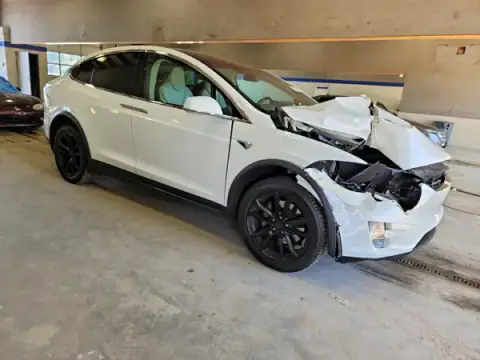 5YJXCBE2XHF067472 — 2017 Tesla Model X, photo 4 from Copart, Front end