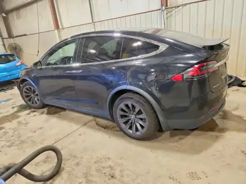 5YJXCAE27HF075393 — 2017 Tesla Model X, photo 2 from Copart 06.10.2026, Front end