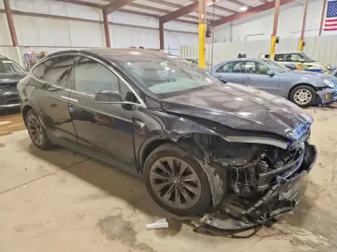 5YJXCAE27HF075393 — 2017 Tesla Model X, photo 4 from Copart 06.10.2026, Front end