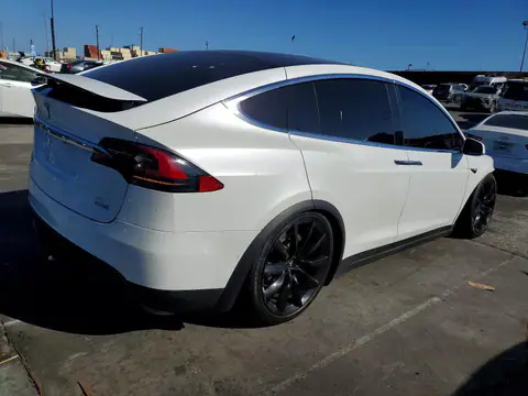 2017 Tesla MODEL X VIN 5YJXCBE21HF044050 фото 3