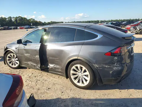 2017 Tesla Model X VIN 5YJXCAE21HF077687 фото 2