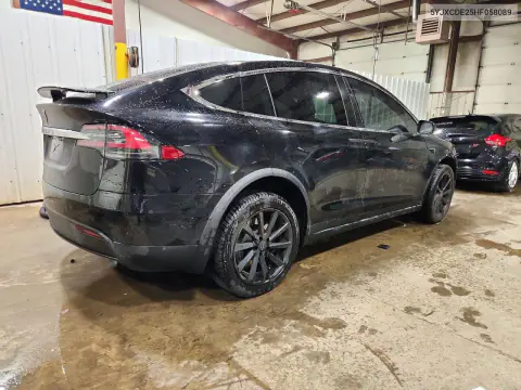 2017 Tesla Model X VIN 5YJXCDE25HF058089 фото 3