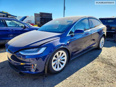 5YJXCBE22HF054019 — 2017 Tesla Model X, Przód, zdjęć przed naprawą