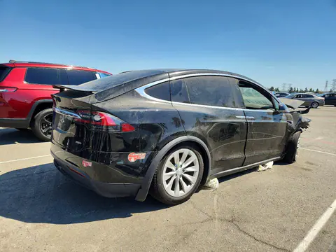 2018 Tesla MODEL X VIN 5YJXCBE26JF116009 фото 3