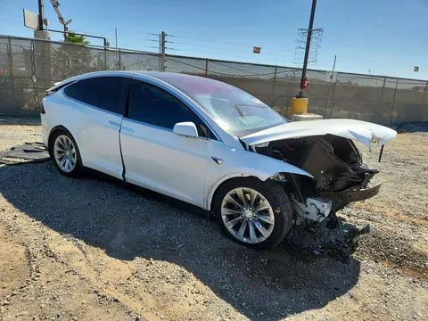 2018 Tesla MODEL X VIN 5YJXCBE2XJF104512 фото 4