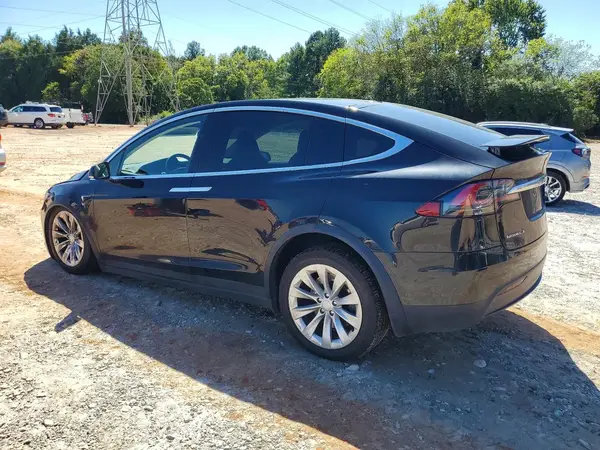 5YJXCBE25JF121914 — 2018 Tesla Model X, photo 2 from Copart, Undercarriage damage