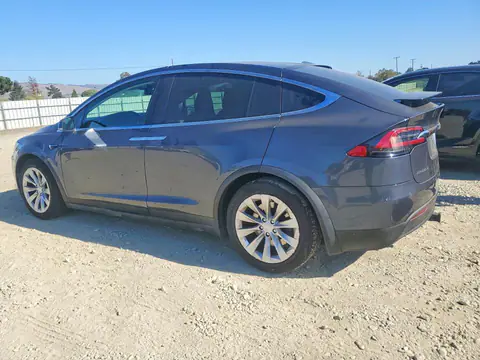 5YJXCAE21JF093846 — 2018 Tesla Model X, photo 2 from Copart 13.10.2026, Side