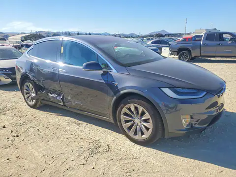 5YJXCAE21JF093846 — 2018 Tesla Model X, photo 4 from Copart 13.10.2026, Side
