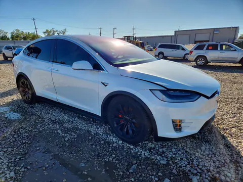 2019 Tesla Model X VIN 5YJXCBE43KF203305 фото 4