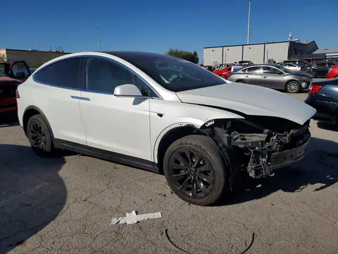 2019 Tesla MODEL X VIN 5YJXCBE24KF193172 фото 4