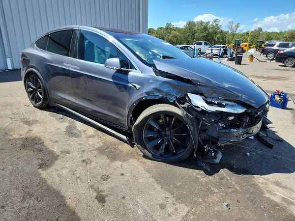 5YJXCBE23LF283186 — 2020 Tesla Model X, photo 4 from Copart 02.10.2026, Front end