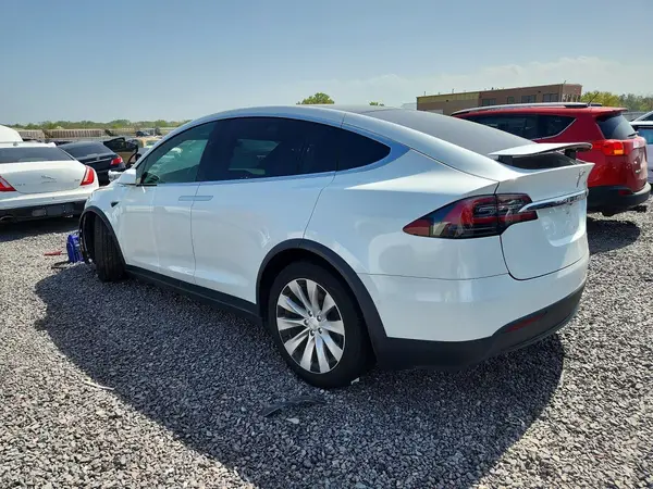 5YJXCAE2XLF232729 — 2020 Tesla Model X, zdjęcie 2 z Copart, Przód