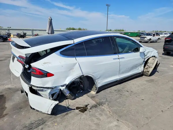 5YJXCBE23LF296228 — 2020 Tesla Model X, photo 3 from Copart, Side