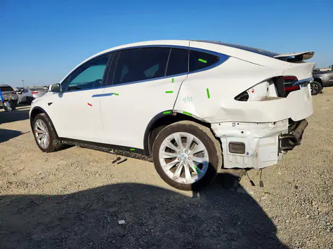 5YJXCBE23LF228852 — 2020 Tesla Model X, photo 2 from Copart 20.10.2026, Rear end